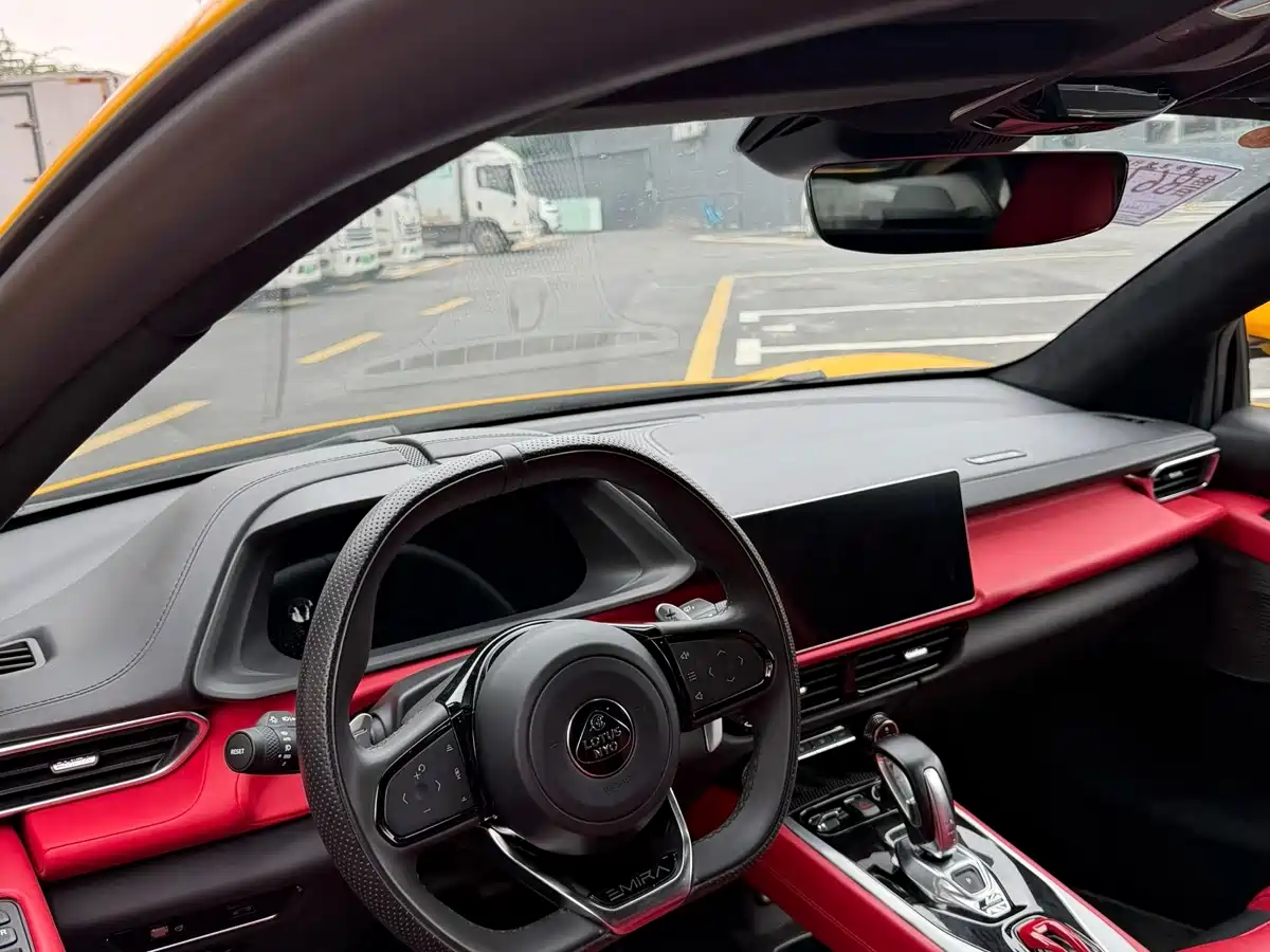 Lotus Cars EMIRA 2021 2.0T DCT First Edition фото 7