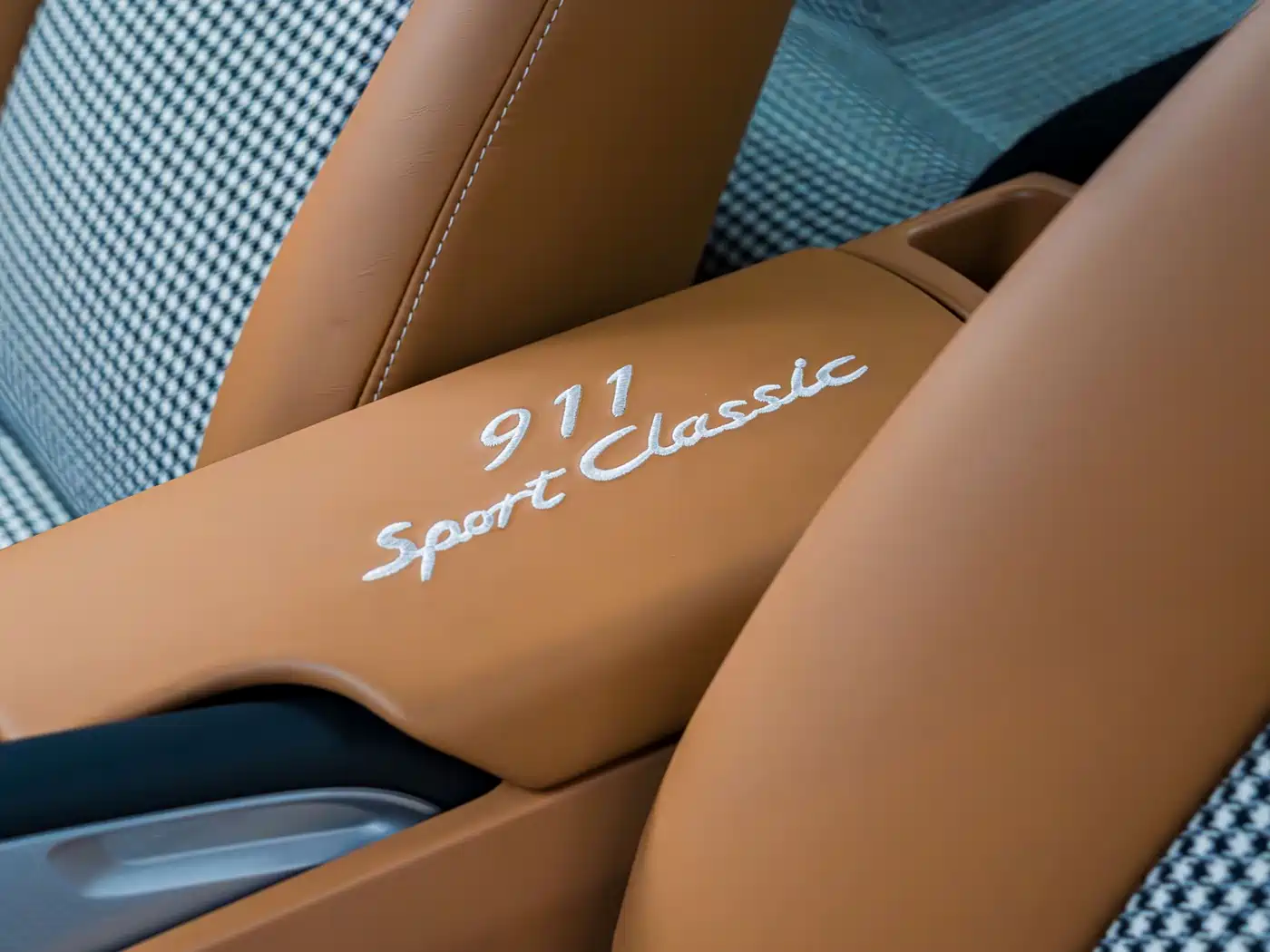 Porsche 911 2010 Carrera 4 3.6L фото 12