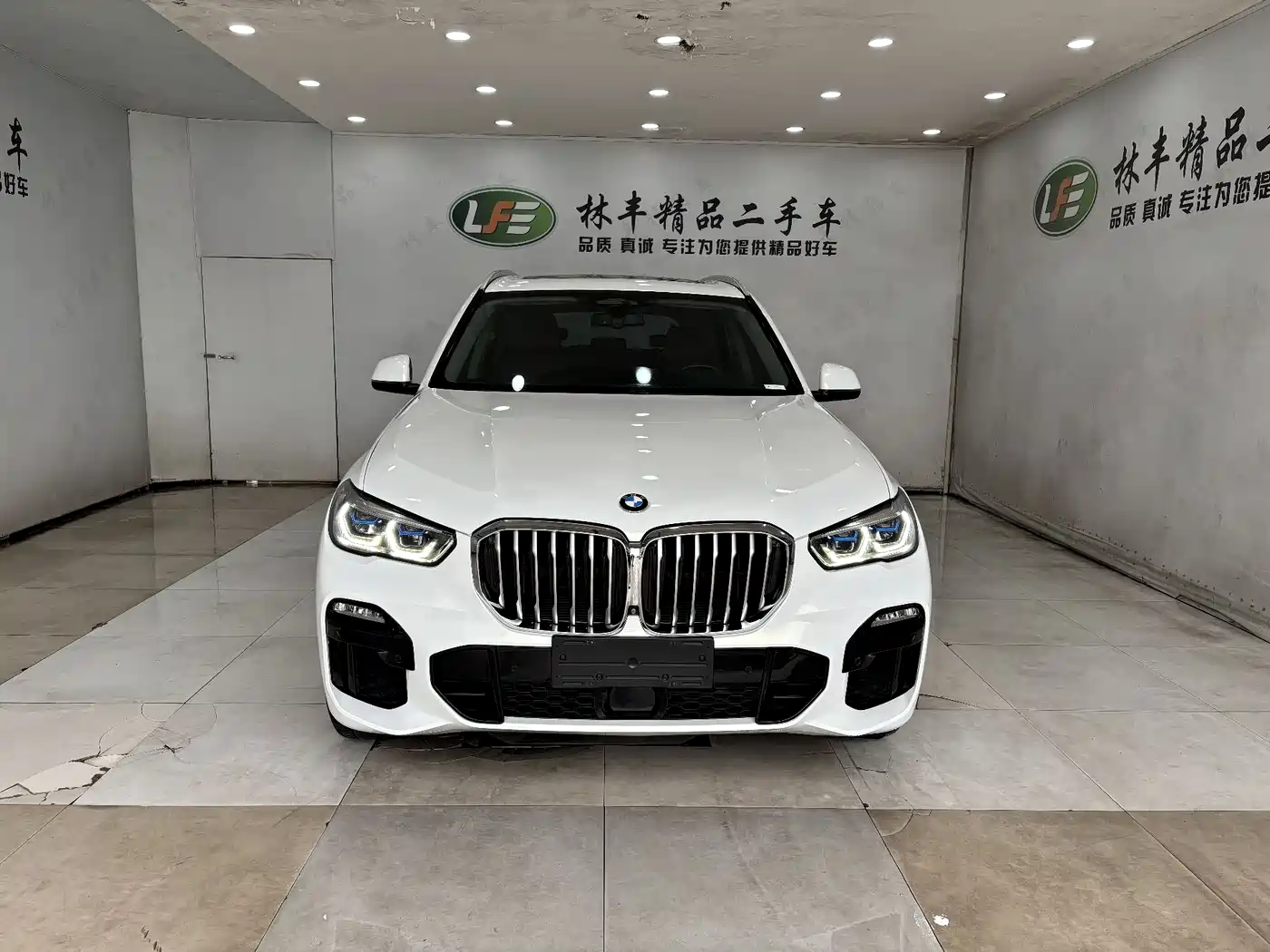 BMW X5 (Import) 2019 xDrive40i Exclusive M Sport Package фото 3