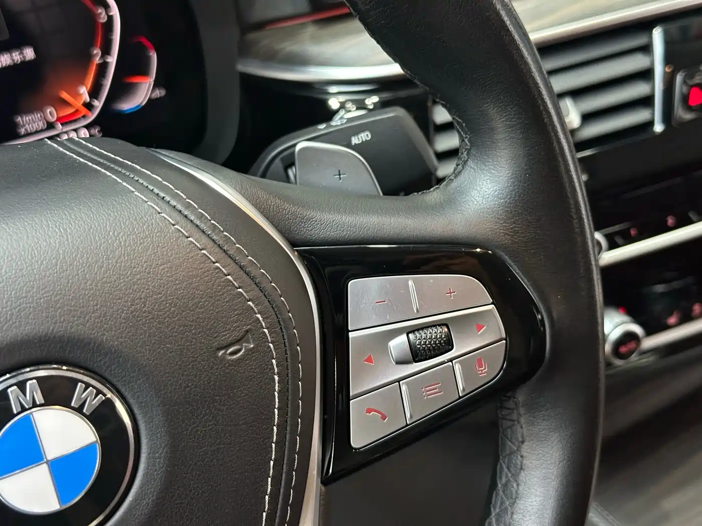 BMW 5 Series 2021 530Li Leading Luxury Package фото 17