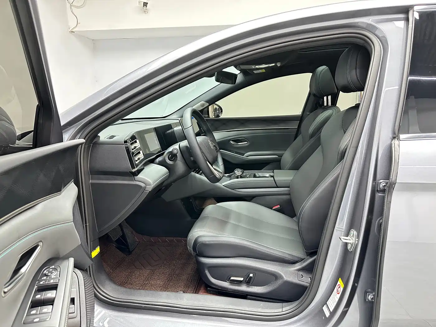 BYD Qin L 2024 DM-i 120KM Superior Edition фото 15