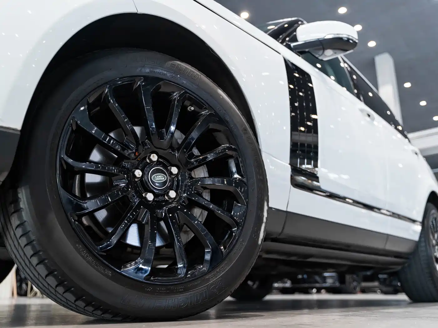 Land Rover Range Rover 2018 3.0 SC V6 Golden Age Edition фото 8
