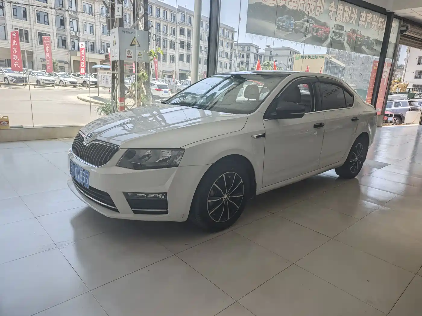 Škoda Octavia 2017 TSI280 DSG ZhiXing