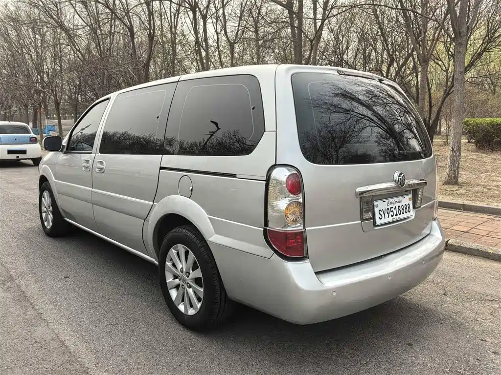 Buick GL8 2011 2.4L CT Luxury Business Comfort Edition фото 9