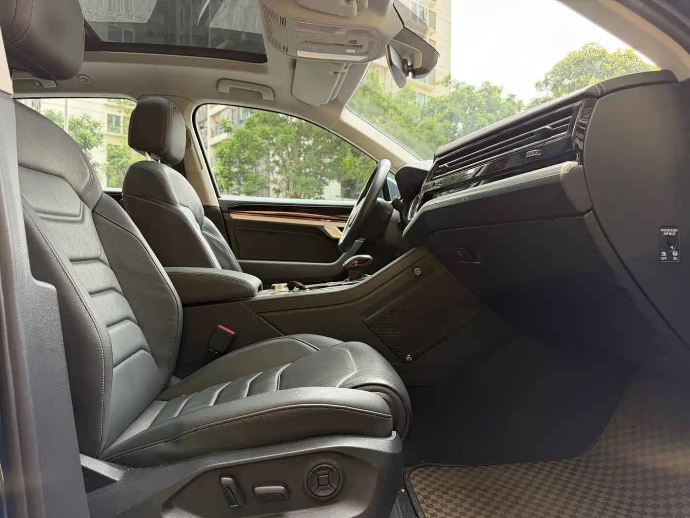 Volkswagen Touareg 2019 2.0TSI Pilot Edition China VI фото 8