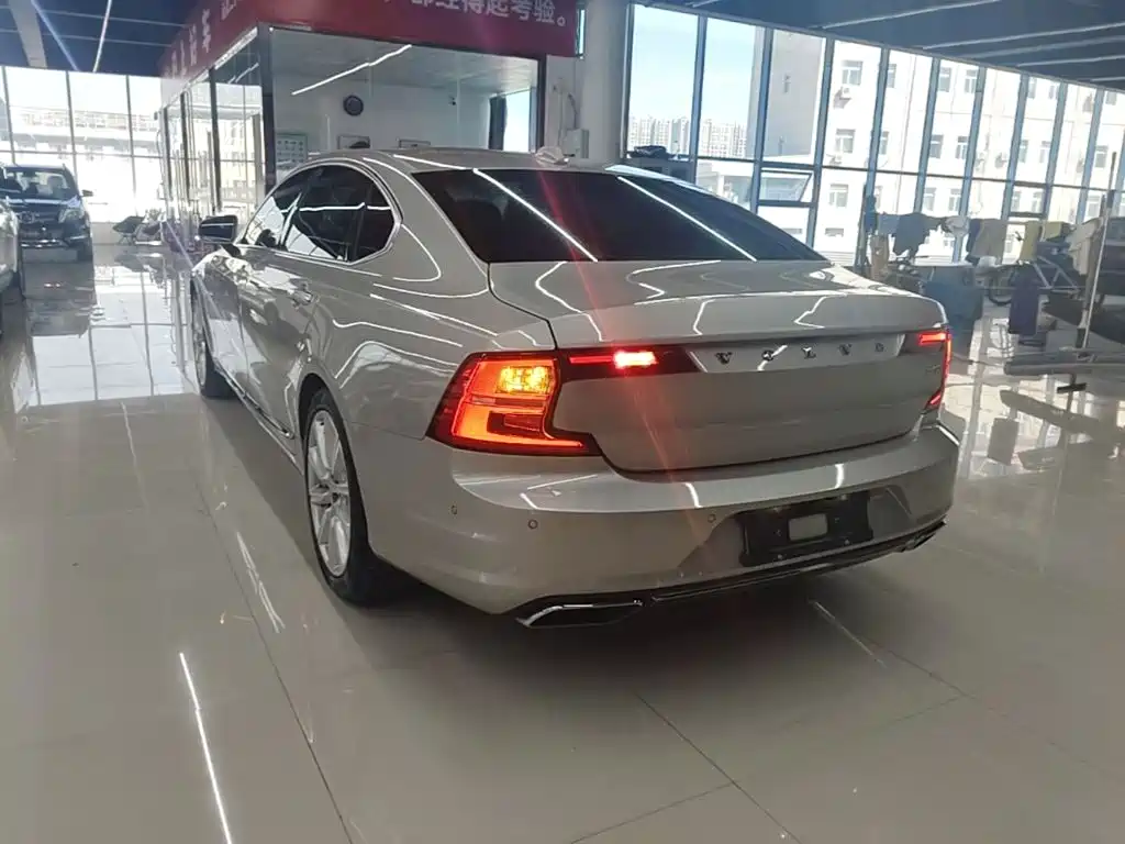Volvo S90 2017 2017 T5 R-Design