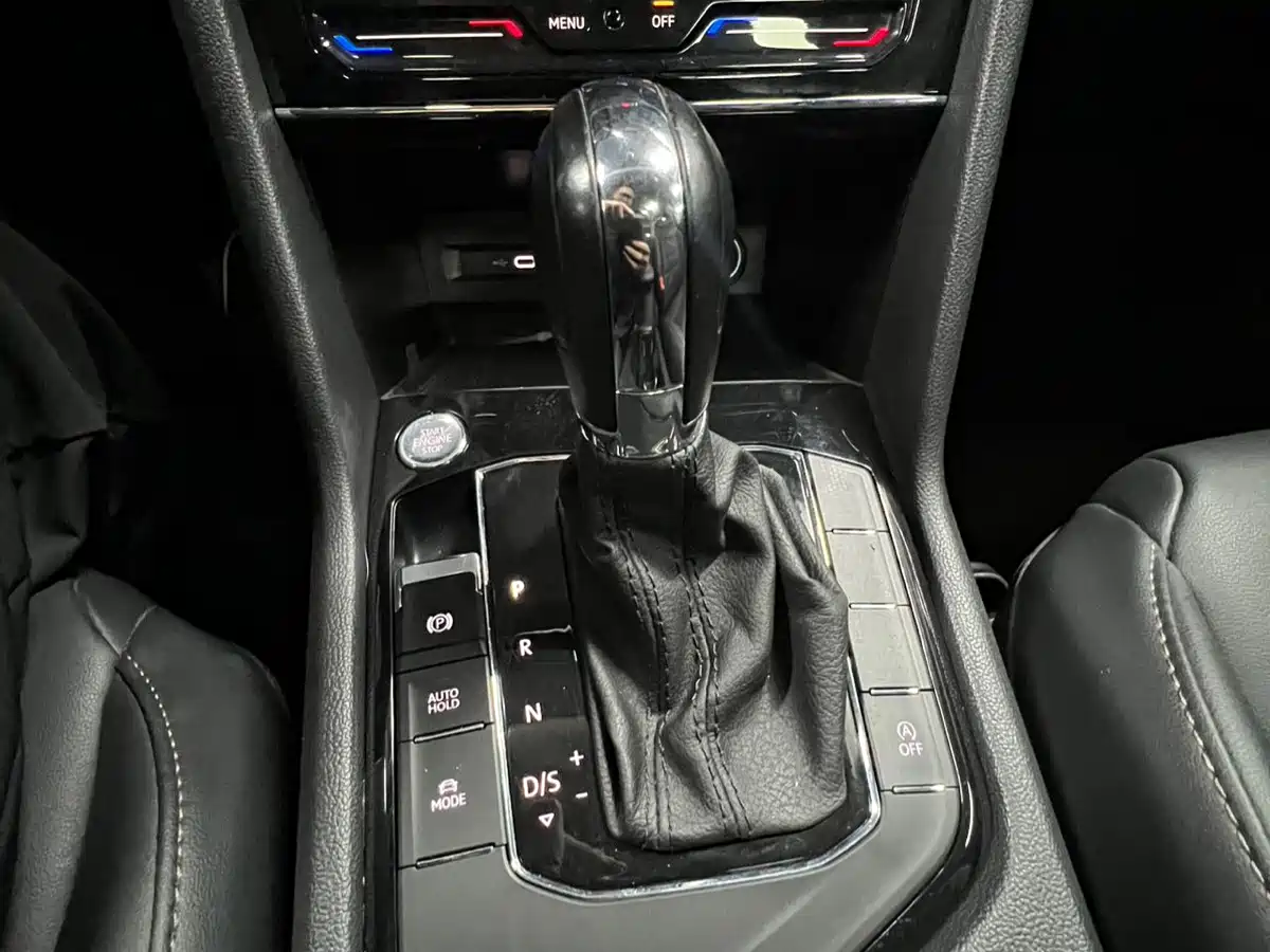 Volkswagen Tharu 2022 280TSI FWD Luxury Edition фото 20