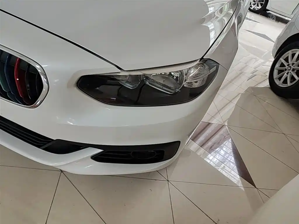 BMW 1 Series 2018 118i Fashion Edition фото 24