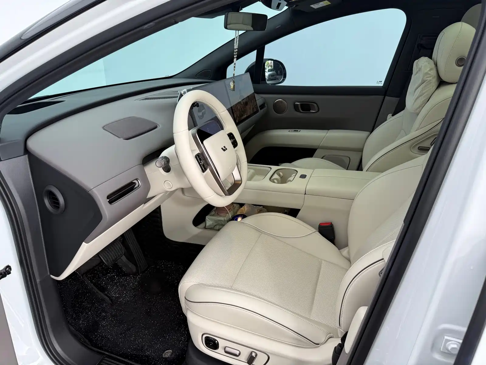 Фото 7 - Li Auto i6