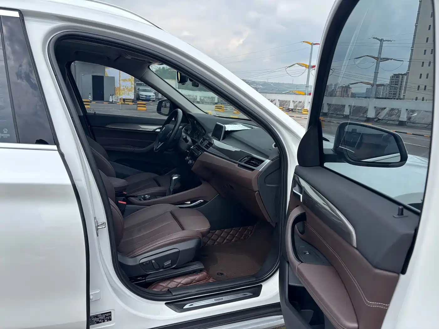 BMW X1 2018 sDrive18Li Premium Model фото 7