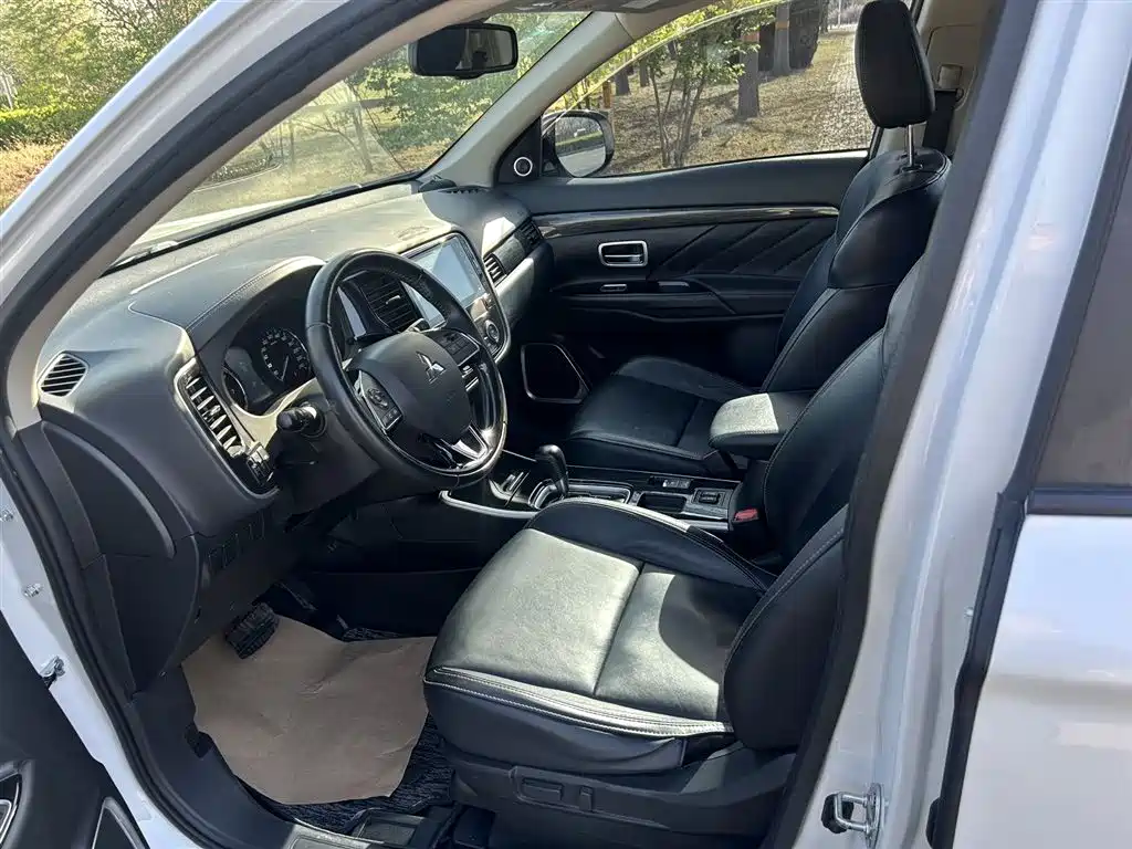 Mitsubishi Outlander 2019 2.0L 2WD Enjoy Edition 5-seater China V фото 12