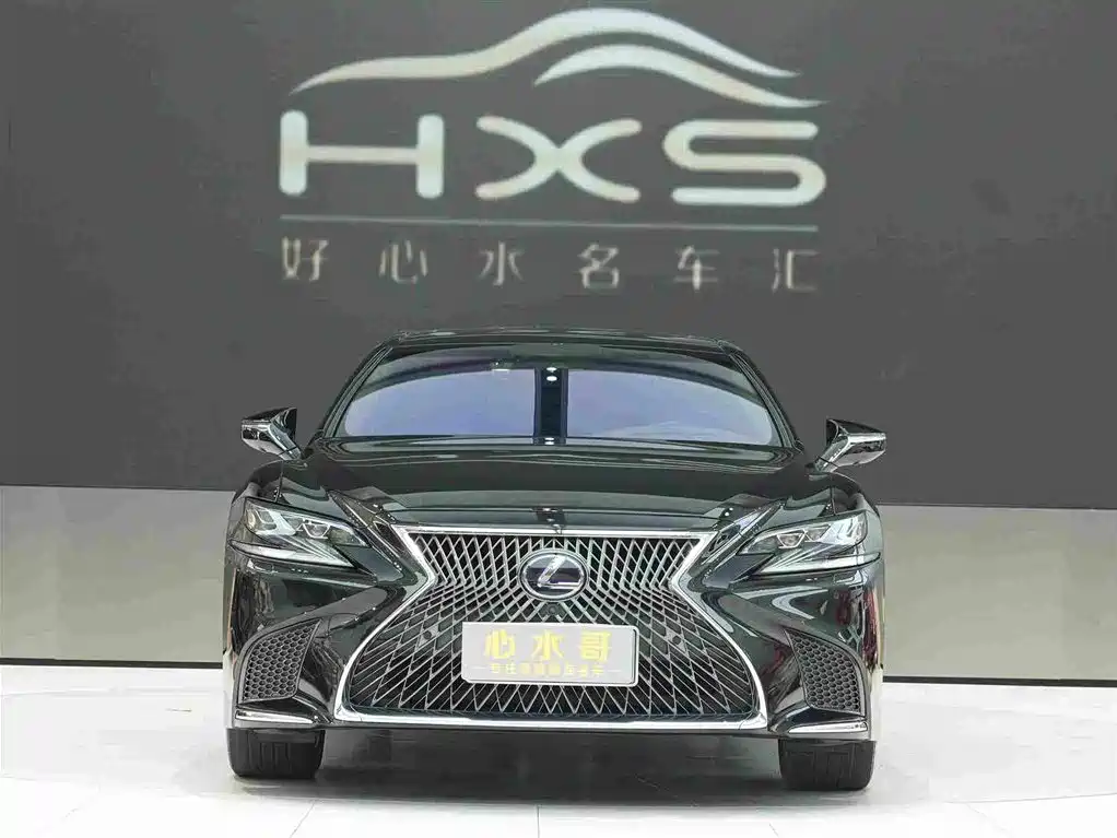 Фото 2 - Lexus LS
