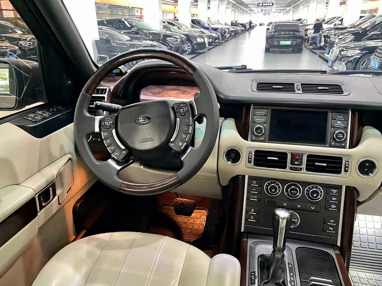Фото 8 - Land Rover Range Rover