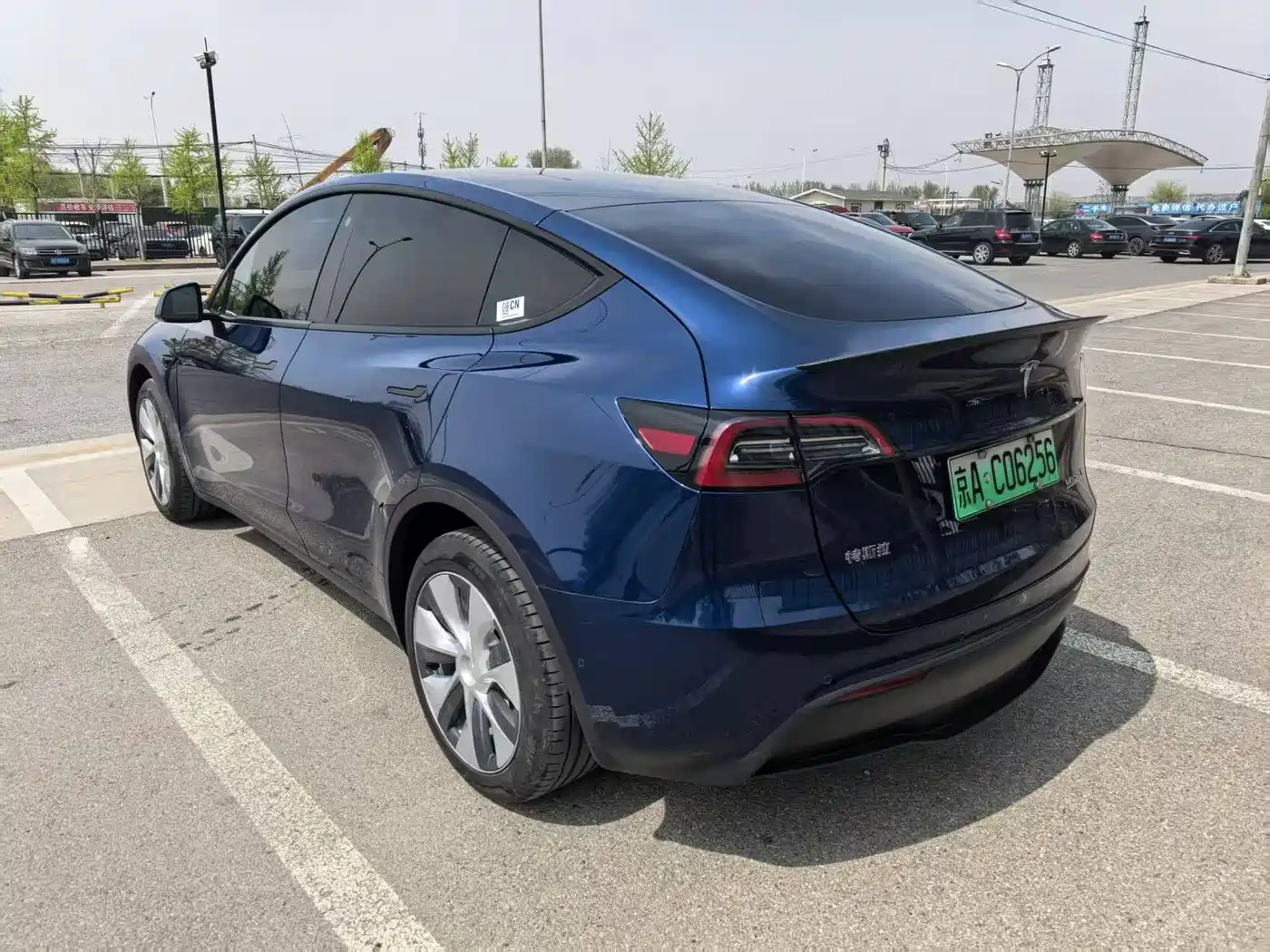 TESLA MODEL Y