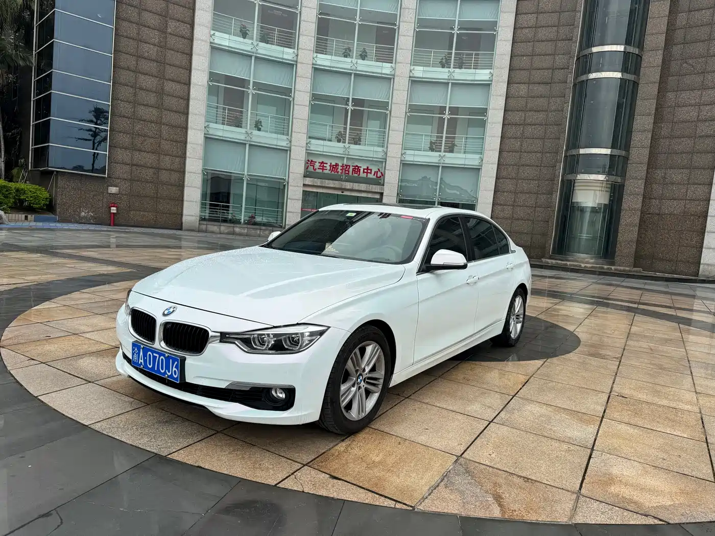 BMW 3 Series 2017 320Li Fashion фото 2
