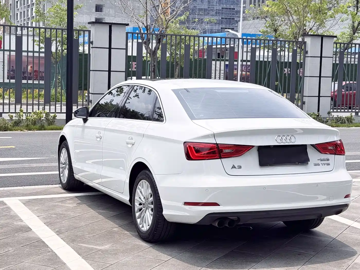 Audi A3 2016 Limousine 35 TFSI Leadership фото 7