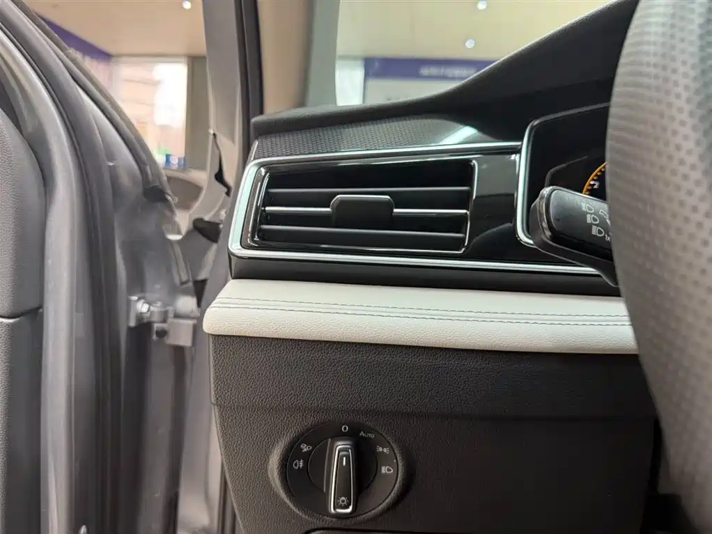 Volkswagen Tiguan L 2023 280TSI 2WD Trend Limited Edition фото 7