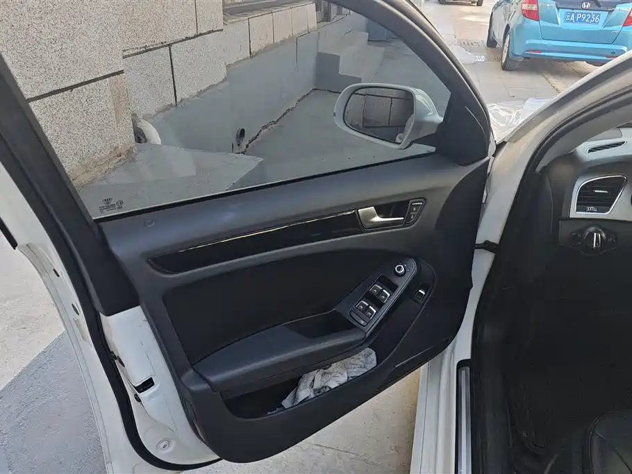 Audi A4L 2013 35 TFSI Automatic Standard фото 7