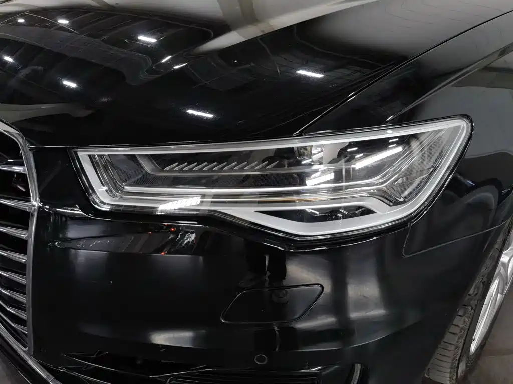 Фото 7 - Audi A6L