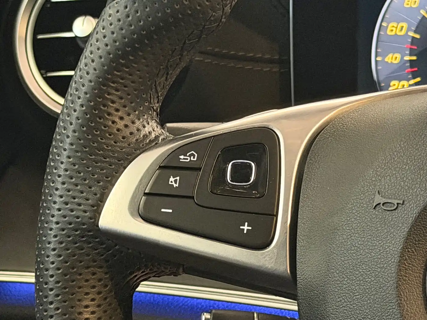 Mercedes-Benz E-Class 2017 E 200 L 4MATIC фото 18