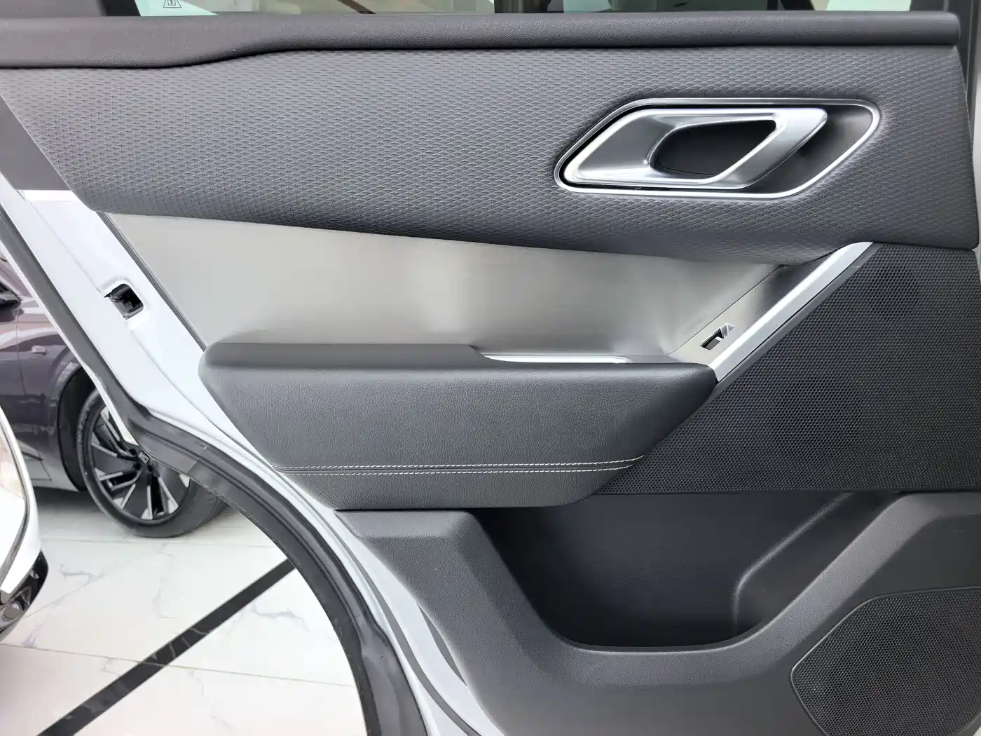Land Rover Range Rover Velar 2018 P300 S фото 11