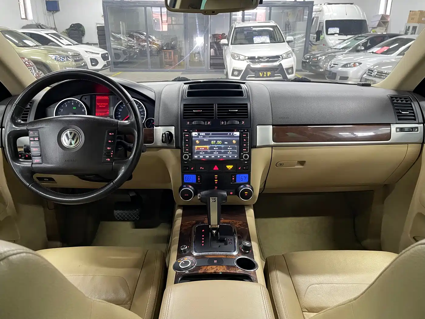 Volkswagen Touareg 2007 3.6L Standard Configuration фото 11