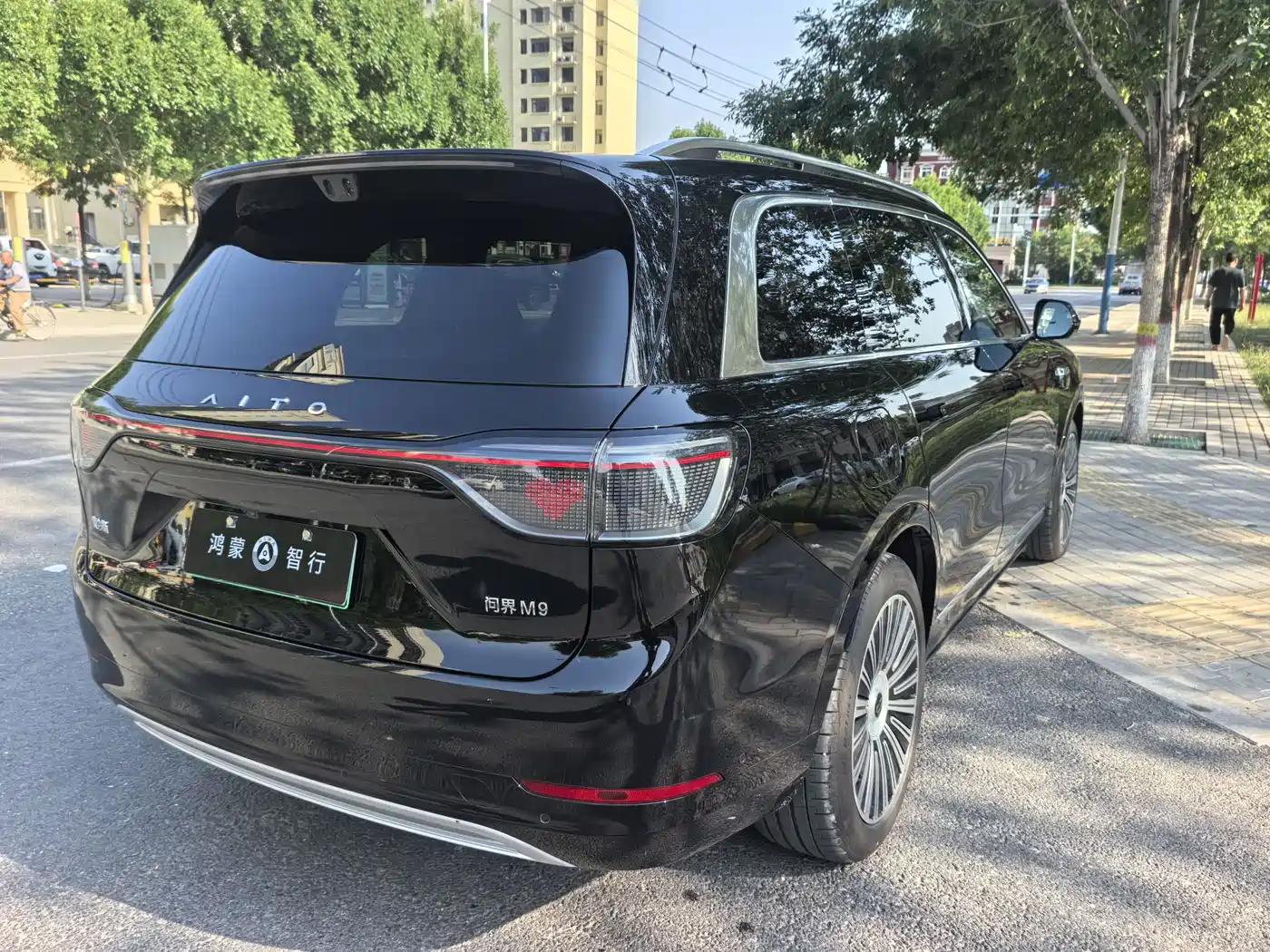 AITO Wenjie AITO M9 2025 Extended Range Ultra 52kWh 5-Seater фото 15
