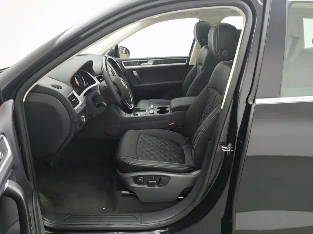 Фото 10 - Volkswagen Touareg