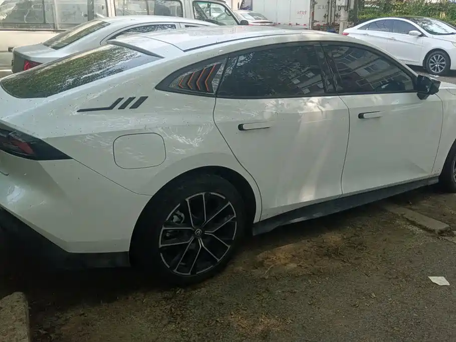 Changan UNI-V iDD 2025 2024 Blue Whale Smart iDD 136km Smart Cool