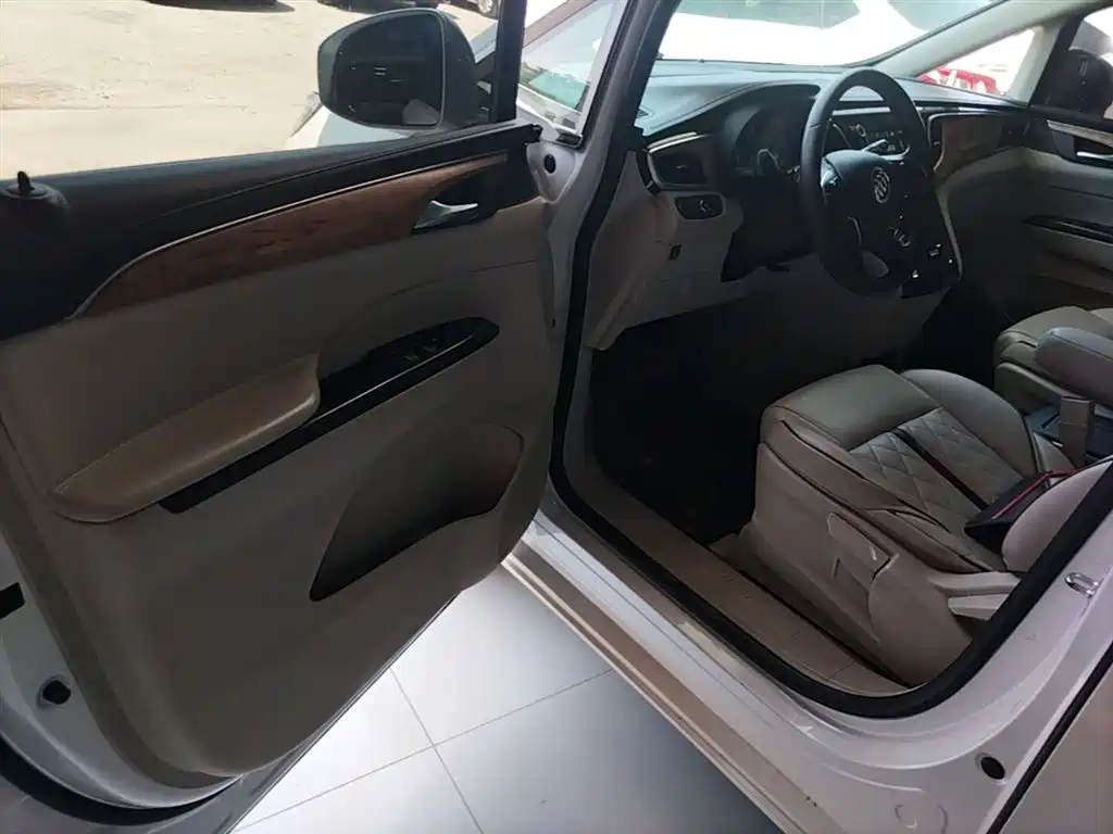 Buick GL8 2018 ES 28T Comfort Type China VI фото 16