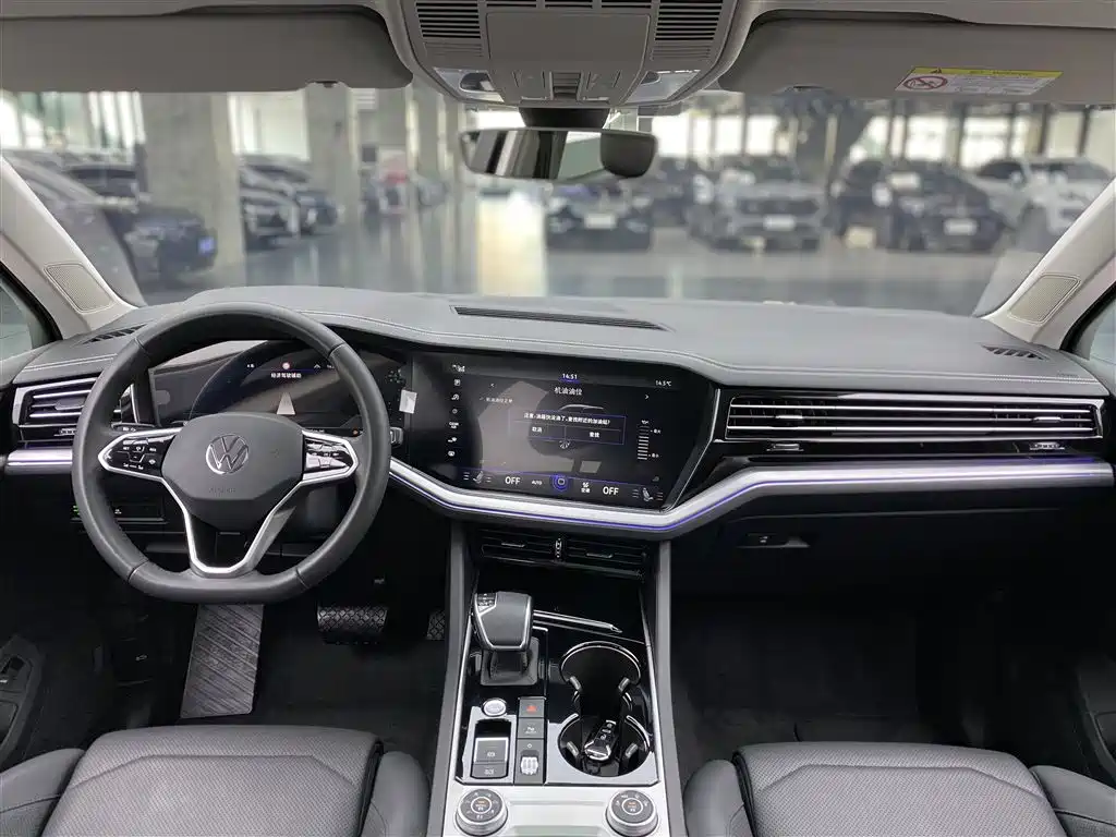 Volkswagen Touareg 2022 3.0TSI Rui Xiang Edition Gloss Black Sport Package фото 14