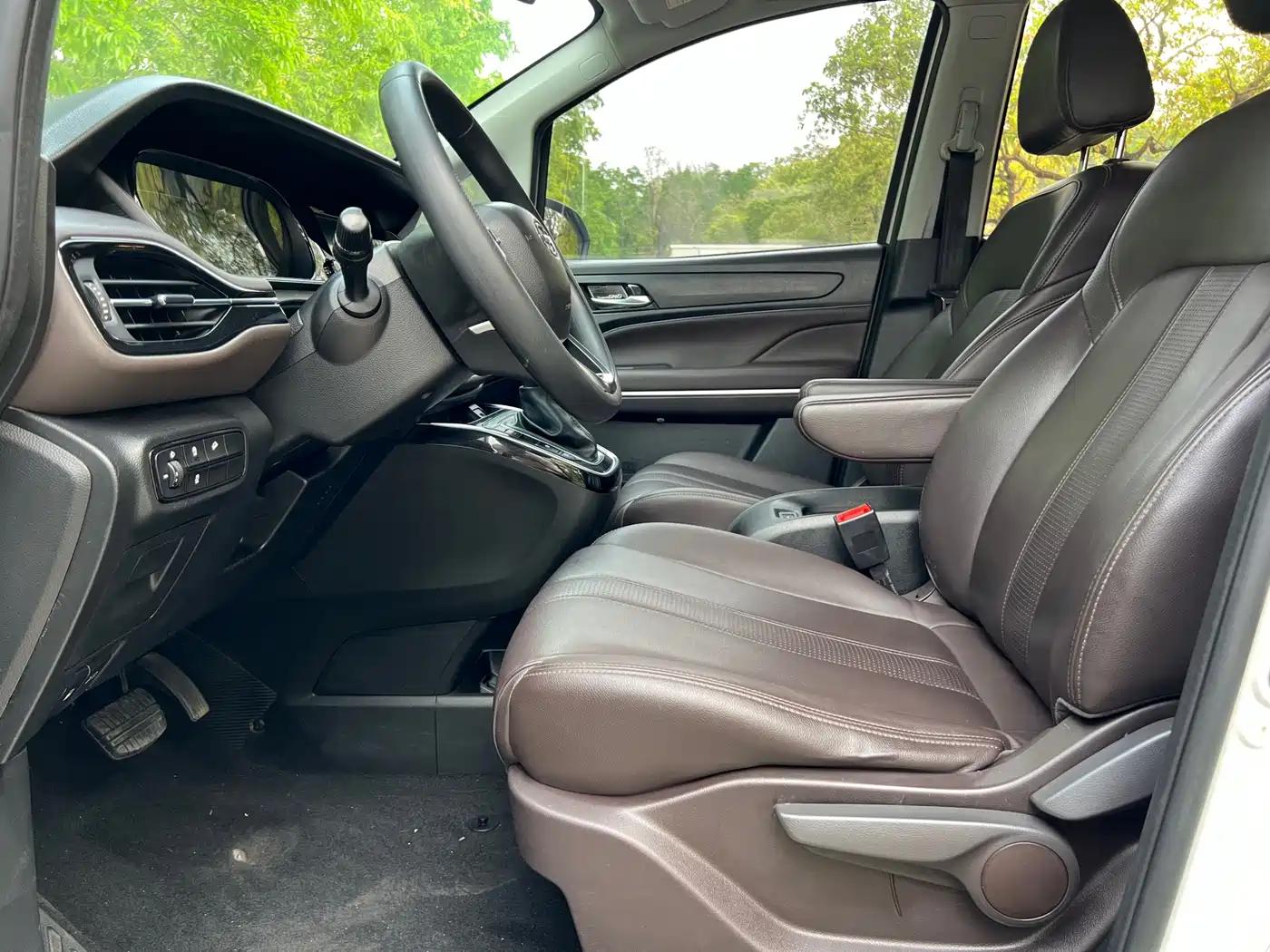 GAC Trumpchi Trumpchi M6 2019 270T Automatic Luxury (7-seater) China V фото 7