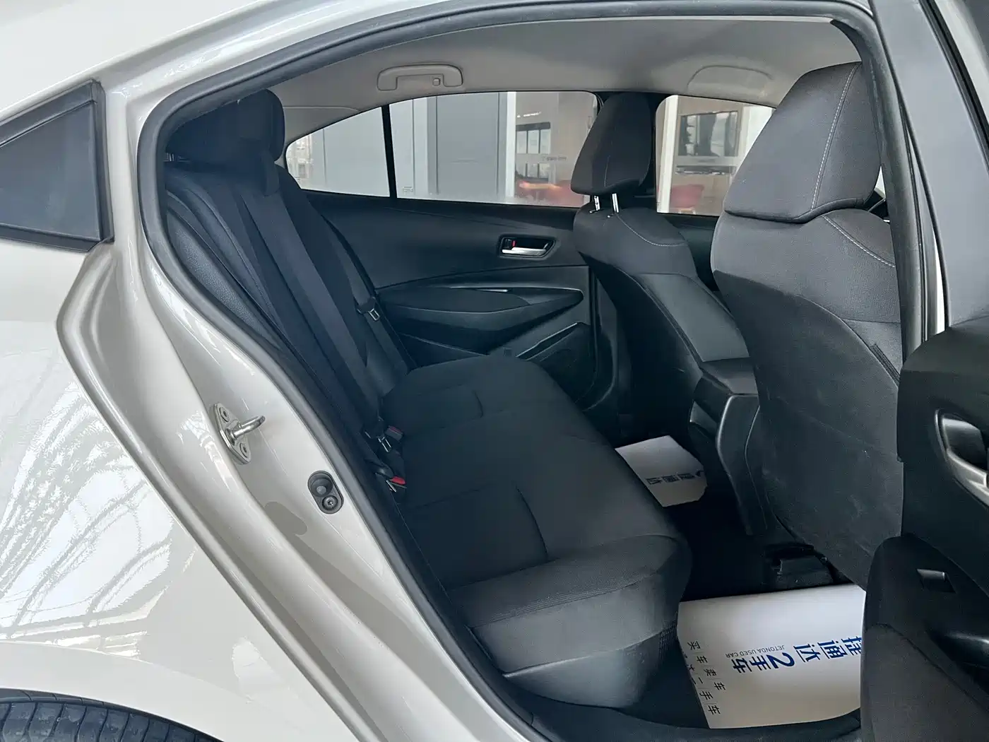 Toyota Corolla 2022 Hybrid 1.8L E-CVT Pioneer Edition фото 11