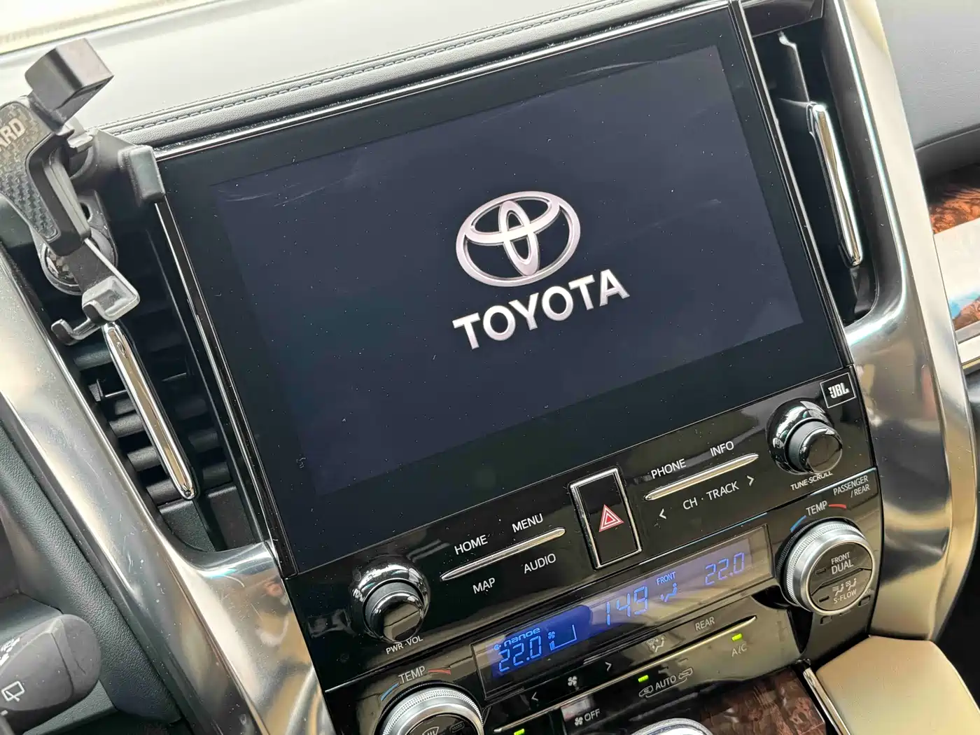 Toyota Alphard 2020 Hybrid 2.5L Luxury Edition фото 19