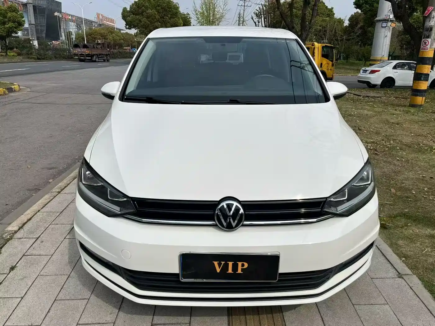 Volkswagen Touran 2021 Touran L 280TSI DSG Trend Edition 7-seater фото 2