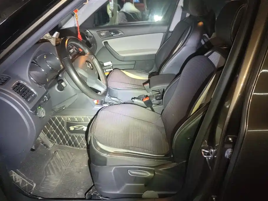 Škoda Yeti 2017 TSI280 DSG Advance фото 9