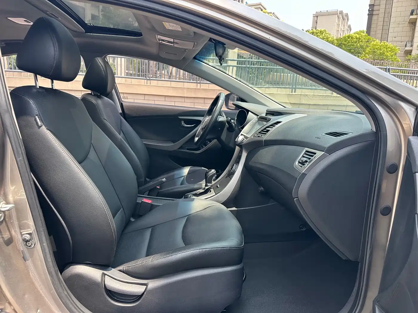 Hyundai Langdong 2013 1.6L Automatic Premium фото 11