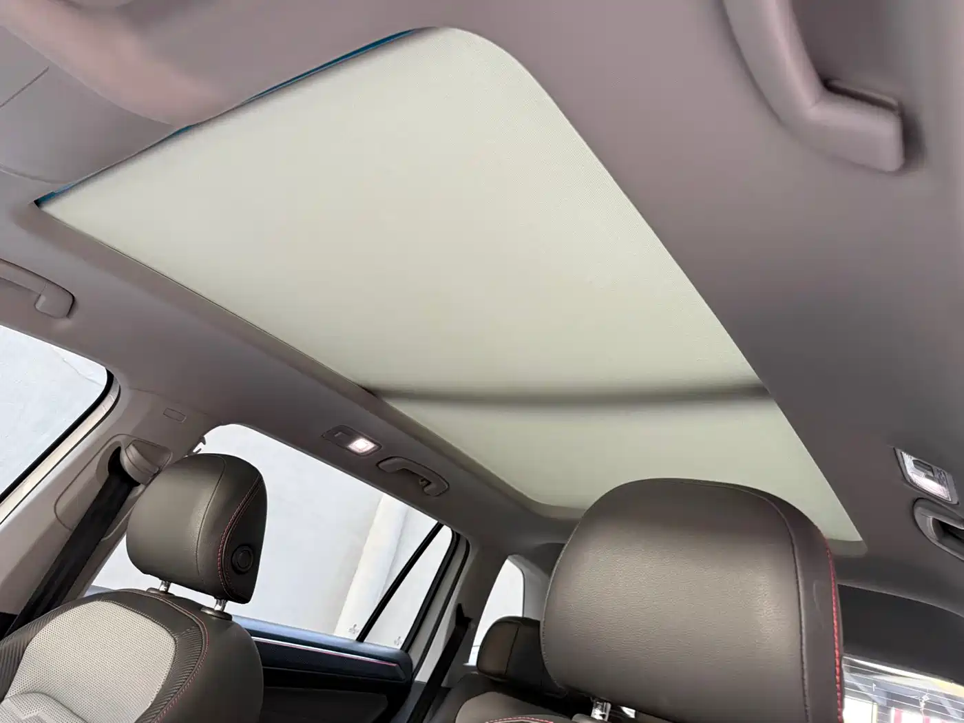 Volkswagen Tiguan L 2022 330TSI Automatic 2WD R-Line Flagship Edition фото 20