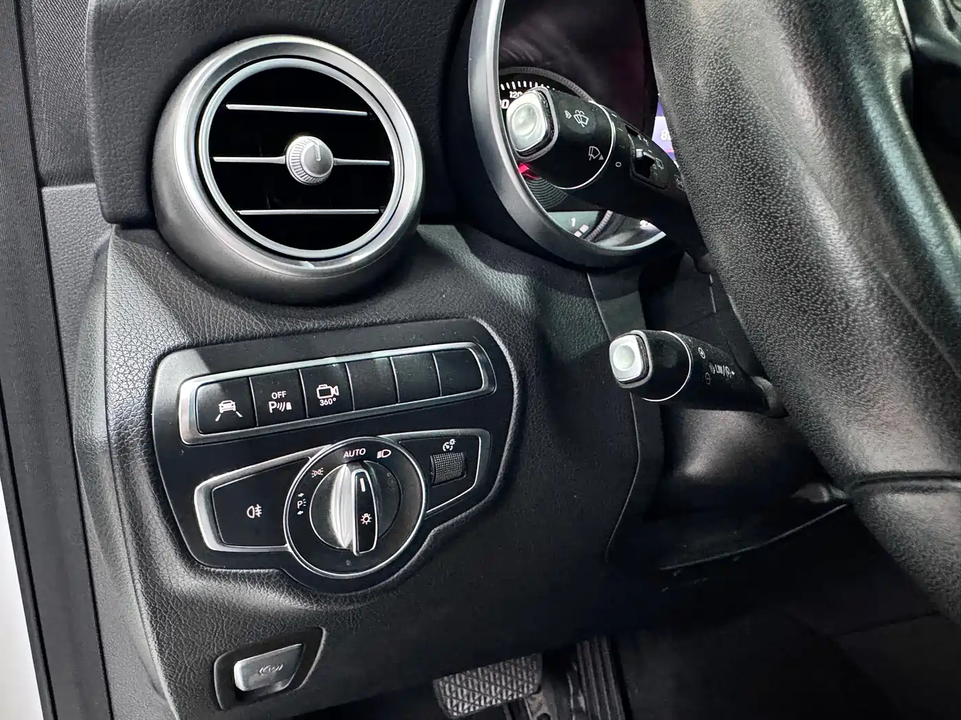Mercedes-Benz GLC 2017 GLC 260 4MATIC Luxury фото 12