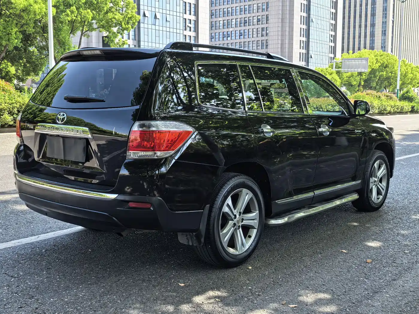 Toyota Highlander 2012 2.7L 2WD 7-Seater Luxury Edition фото 6