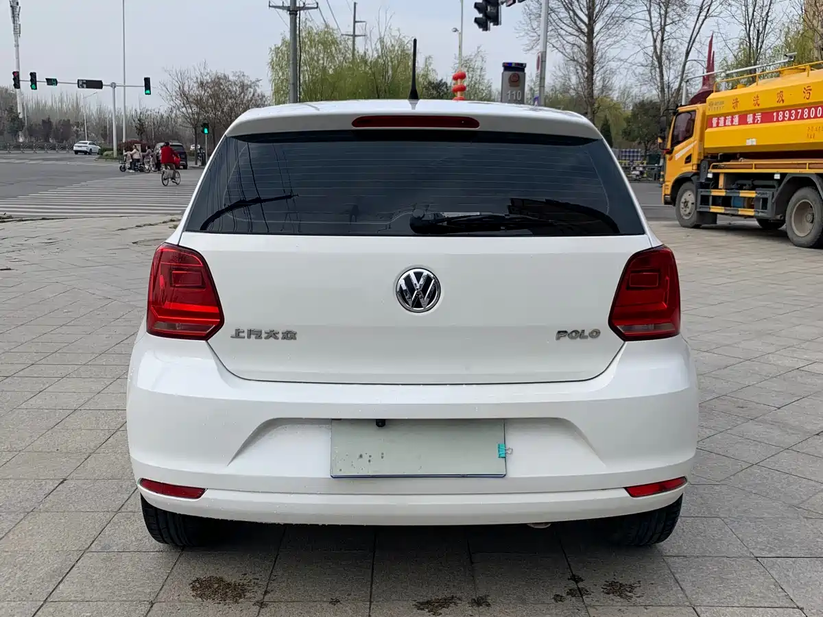 Volkswagen Polo 2016 1.4L Automatic Trend фото 4