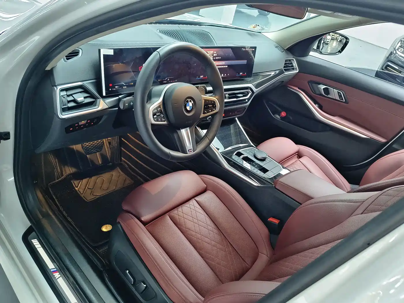 BMW 3 Series 2024 325Li M Sport Package фото 9