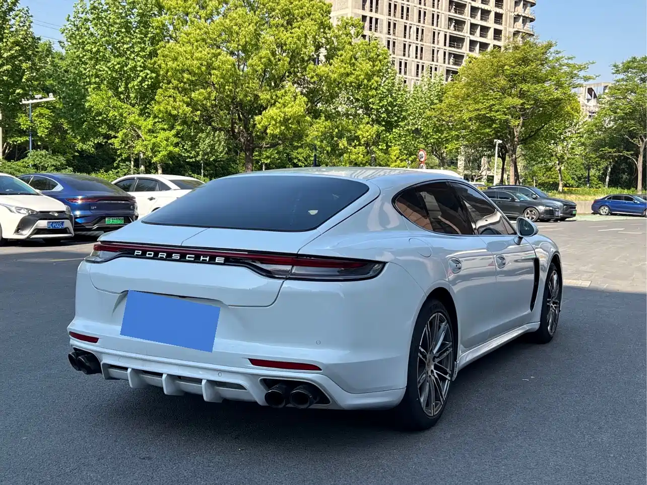 Porsche Panamera 2016 Panamera 4 Edition 3.0T фото 4