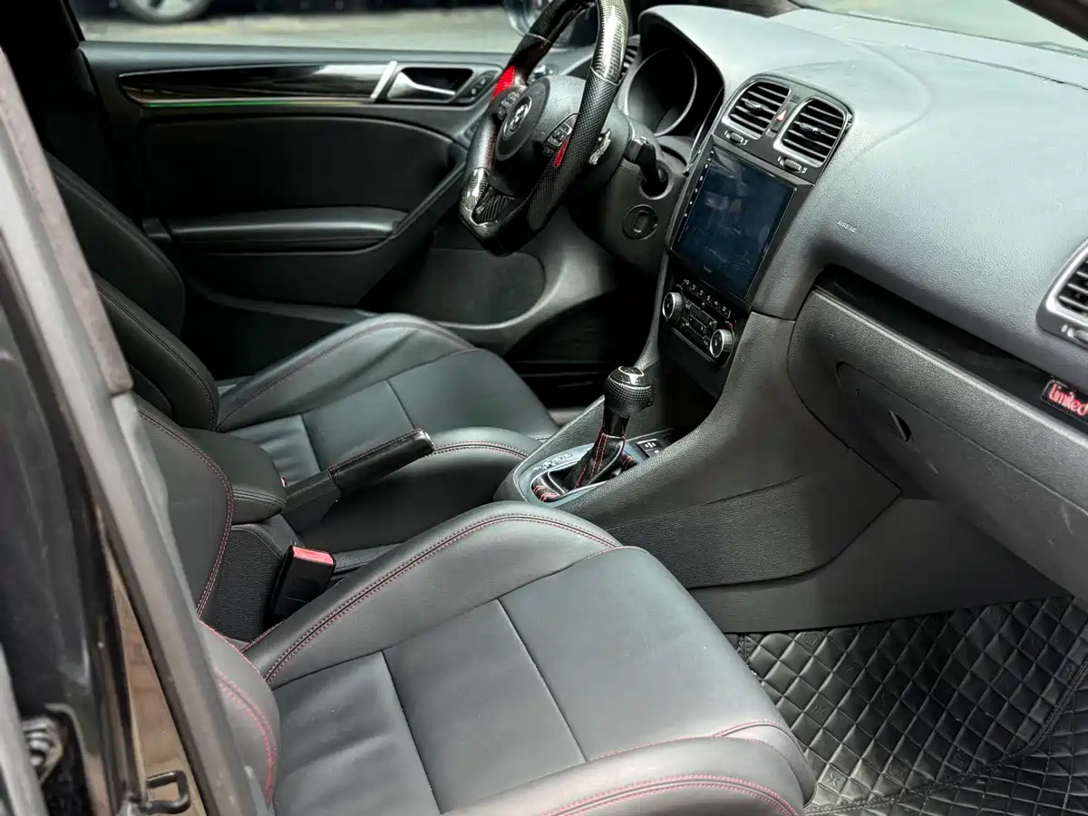 Volkswagen Golf GTI 2010 2.0TSI GTI фото 10