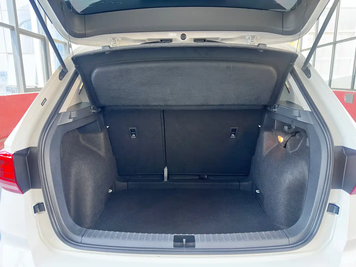 Volkswagen Tharu 2021 Model 280TSI 2WD Trend Edition фото 13