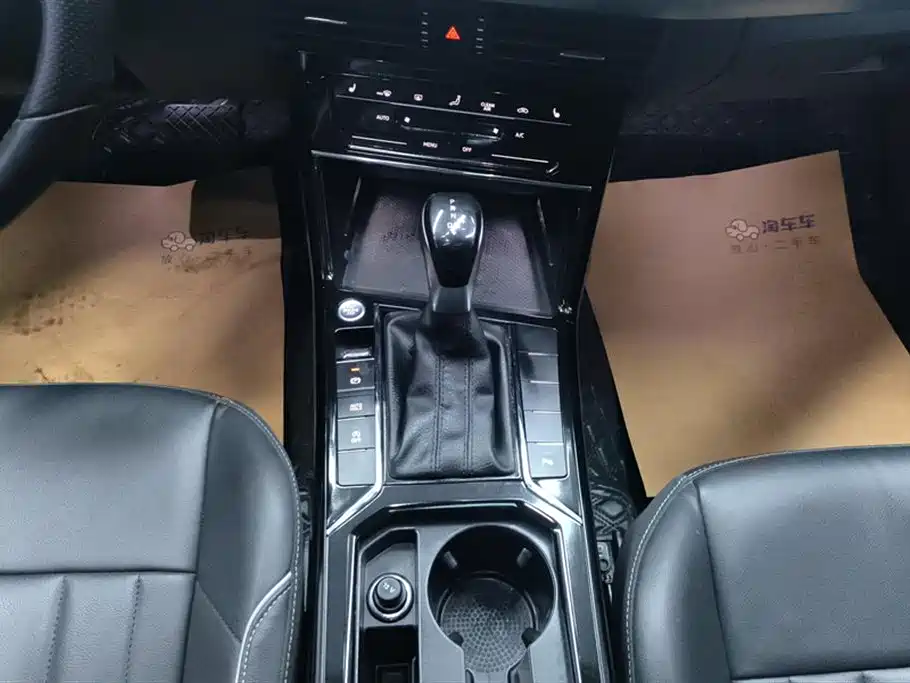 Volkswagen Passat 2022 330TSI Starlight Elite Edition фото 16