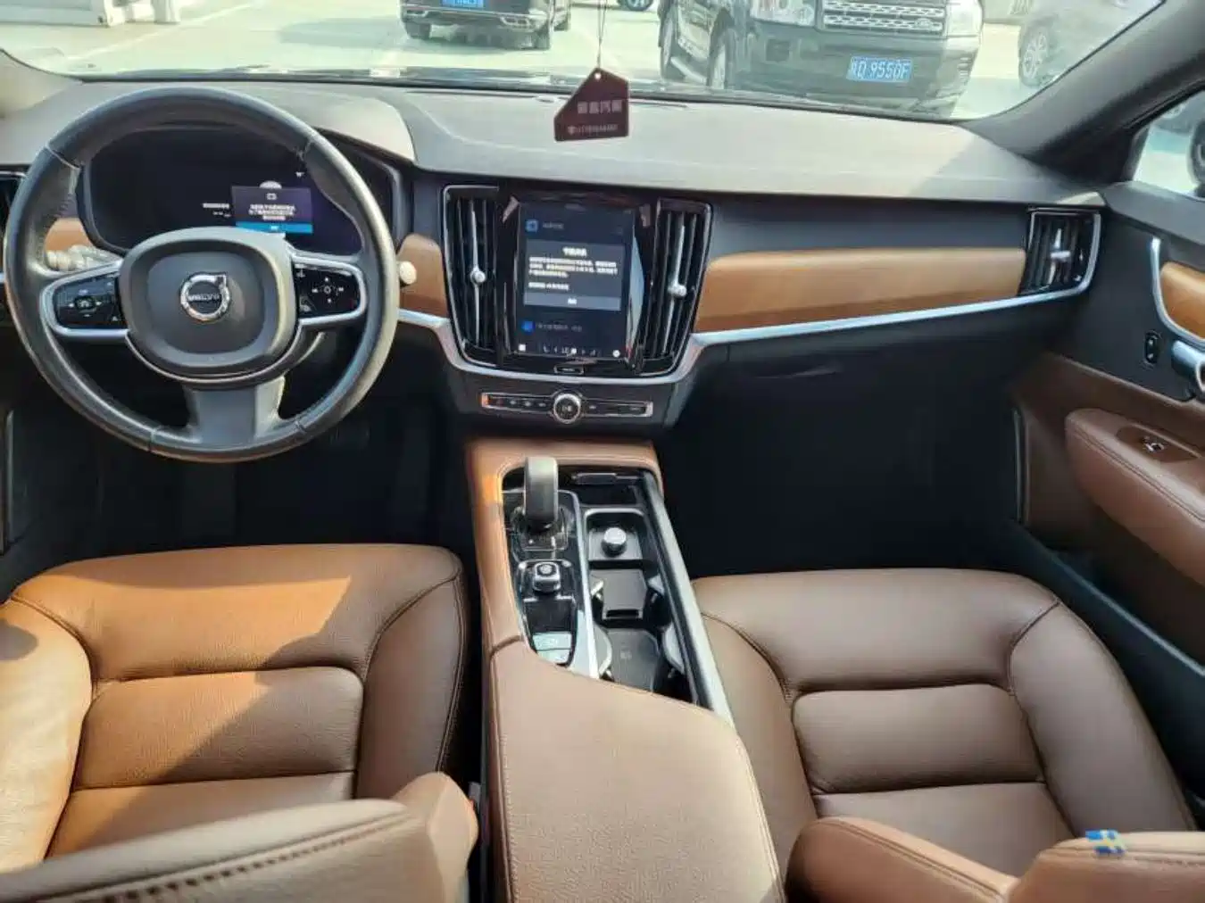 VOLVO S90