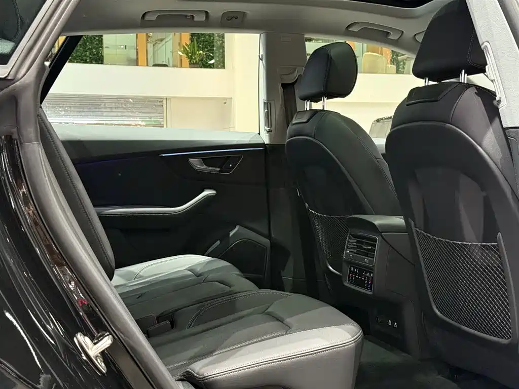Audi Q8 2024 55 TFSI Luxury Sport фото 26