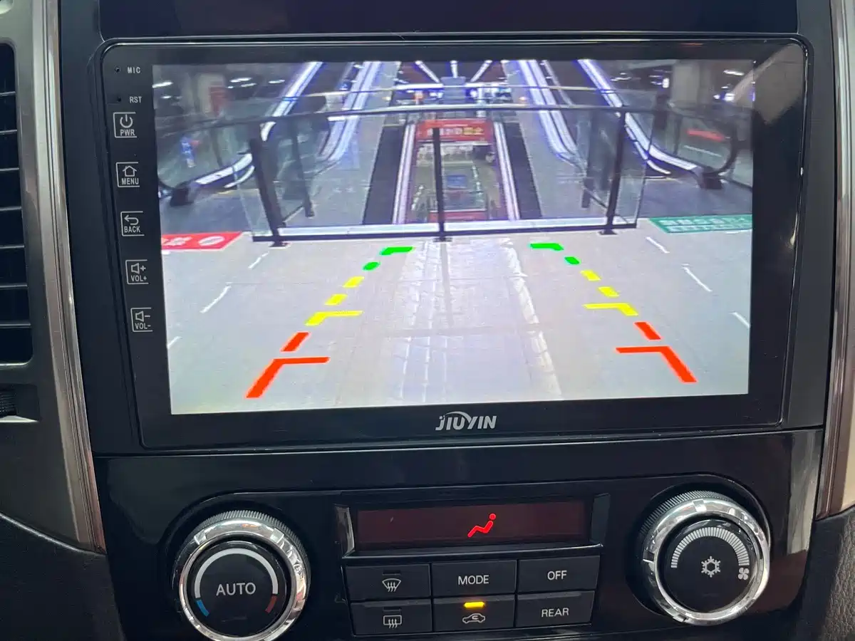 Mitsubishi Pajero (Import) 2018 3.0L Automatic Comfort Version фото 16