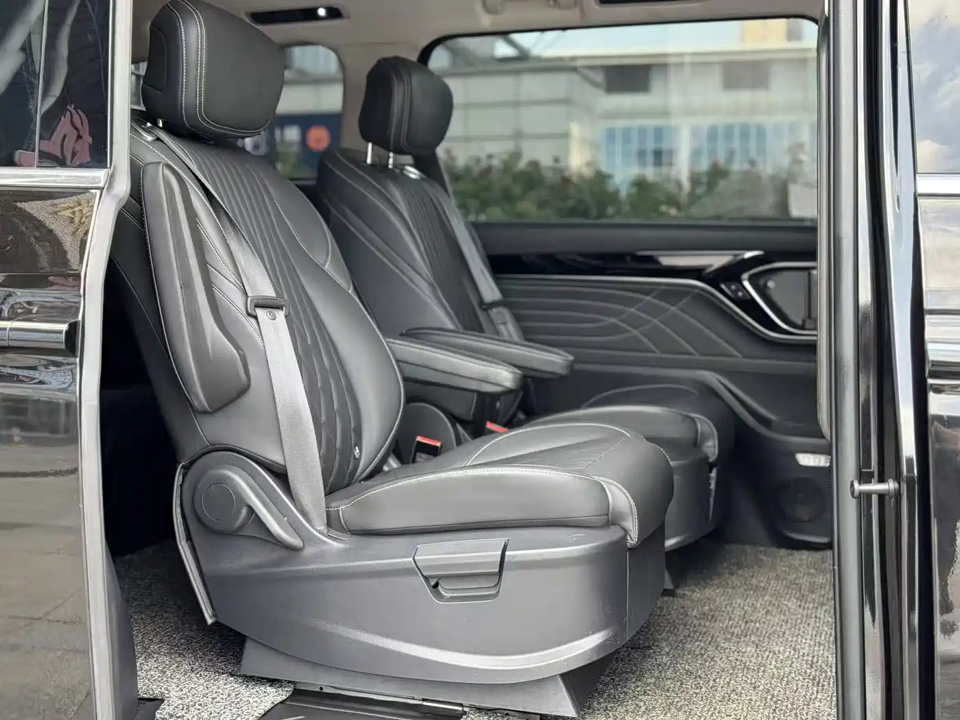 Maxus MIFA 9 2023 2022 Model Long Range Oasis 7-Seater